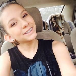 Meet your Posher, Nina